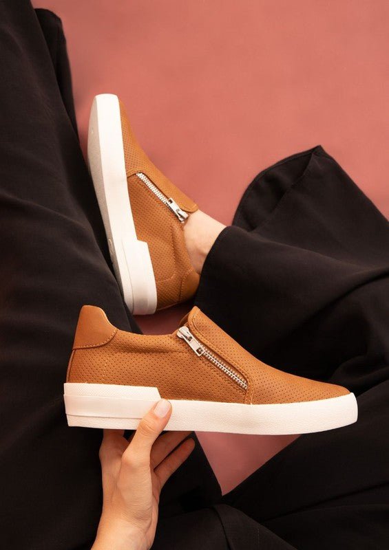 Amari Sneaker - KIOKO