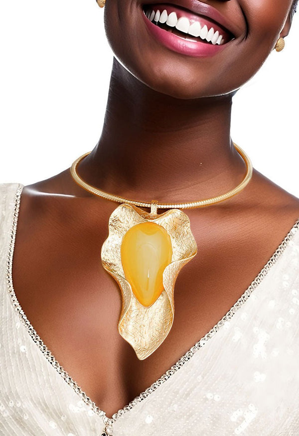 Bonded Light Yellow Leaf Pendant Necklace Set - KIOKO